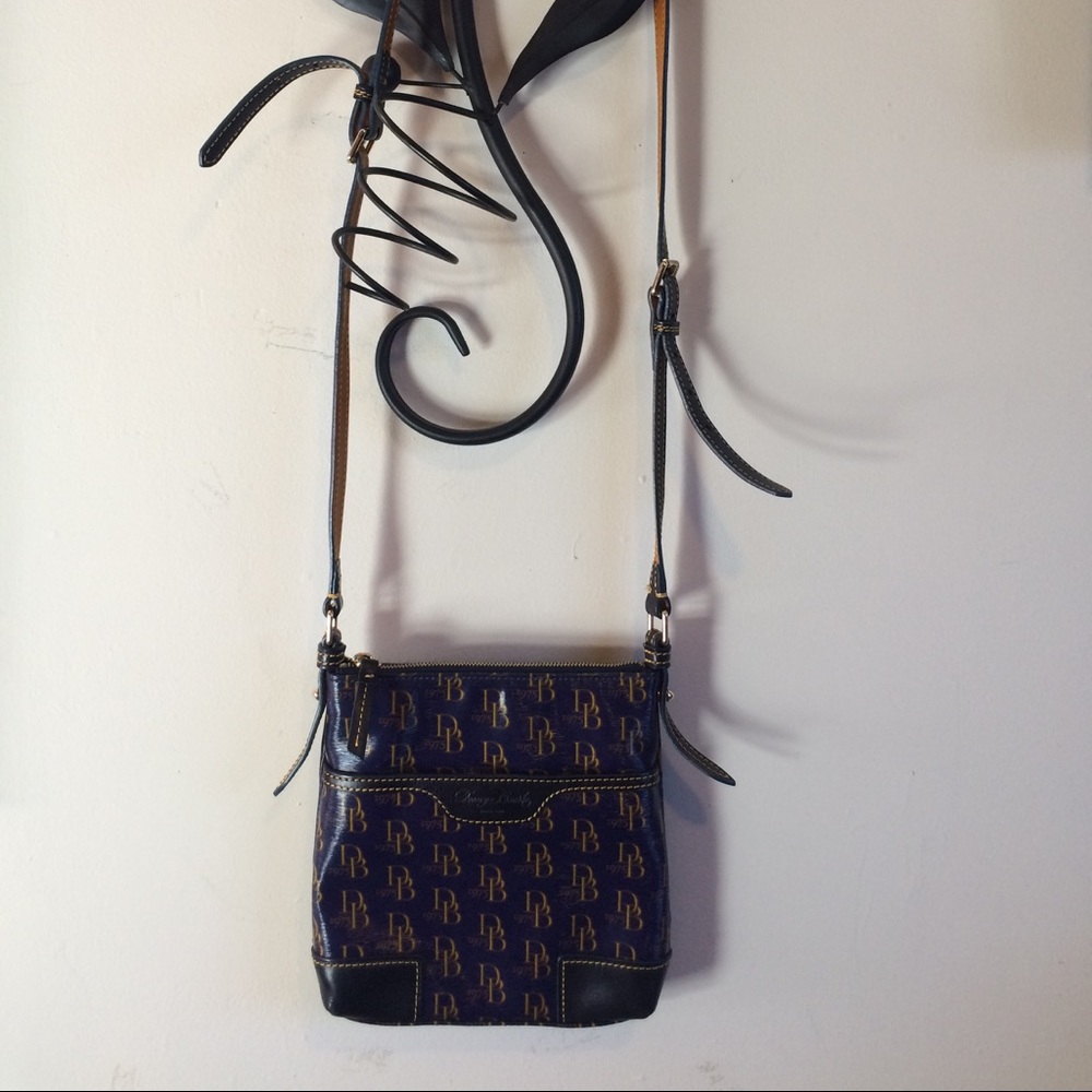 Dooney & Bourke side bag - Picture 3 of 8